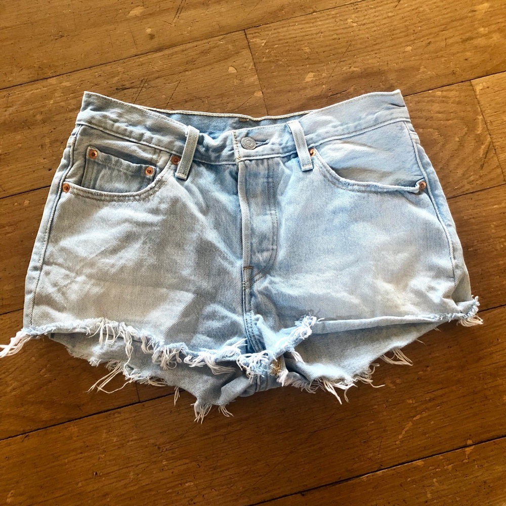 Levi’s light wash jean shorts